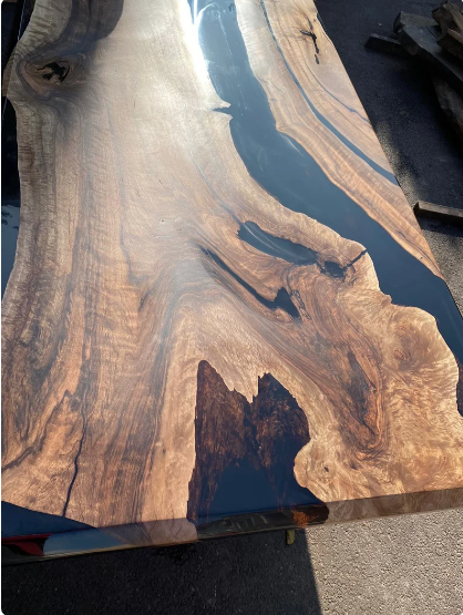 Live-Edge Solid Acacia Dining Table with Powder‑Coated Steel Base