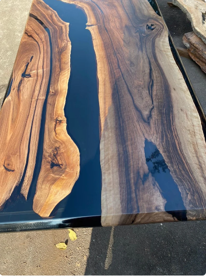 Live-Edge Solid Acacia Dining Table with Powder‑Coated Steel Base