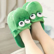 x Adorable Cartoon Crocodile Slippers – Cozy & Fun